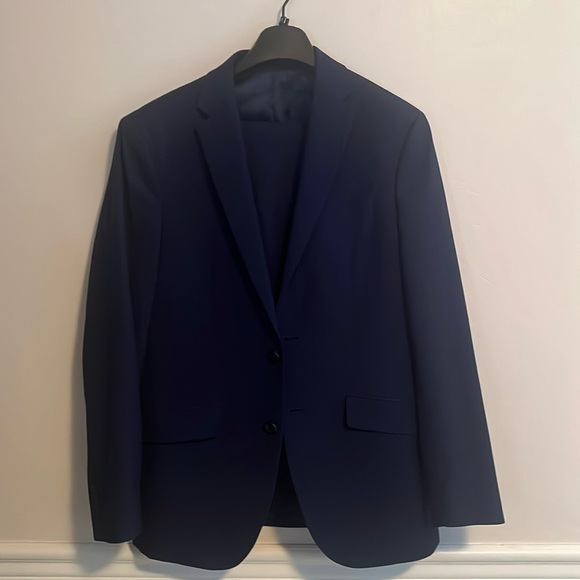 Good condition Men suit by Kenneth Cole - Picture 1 of 8